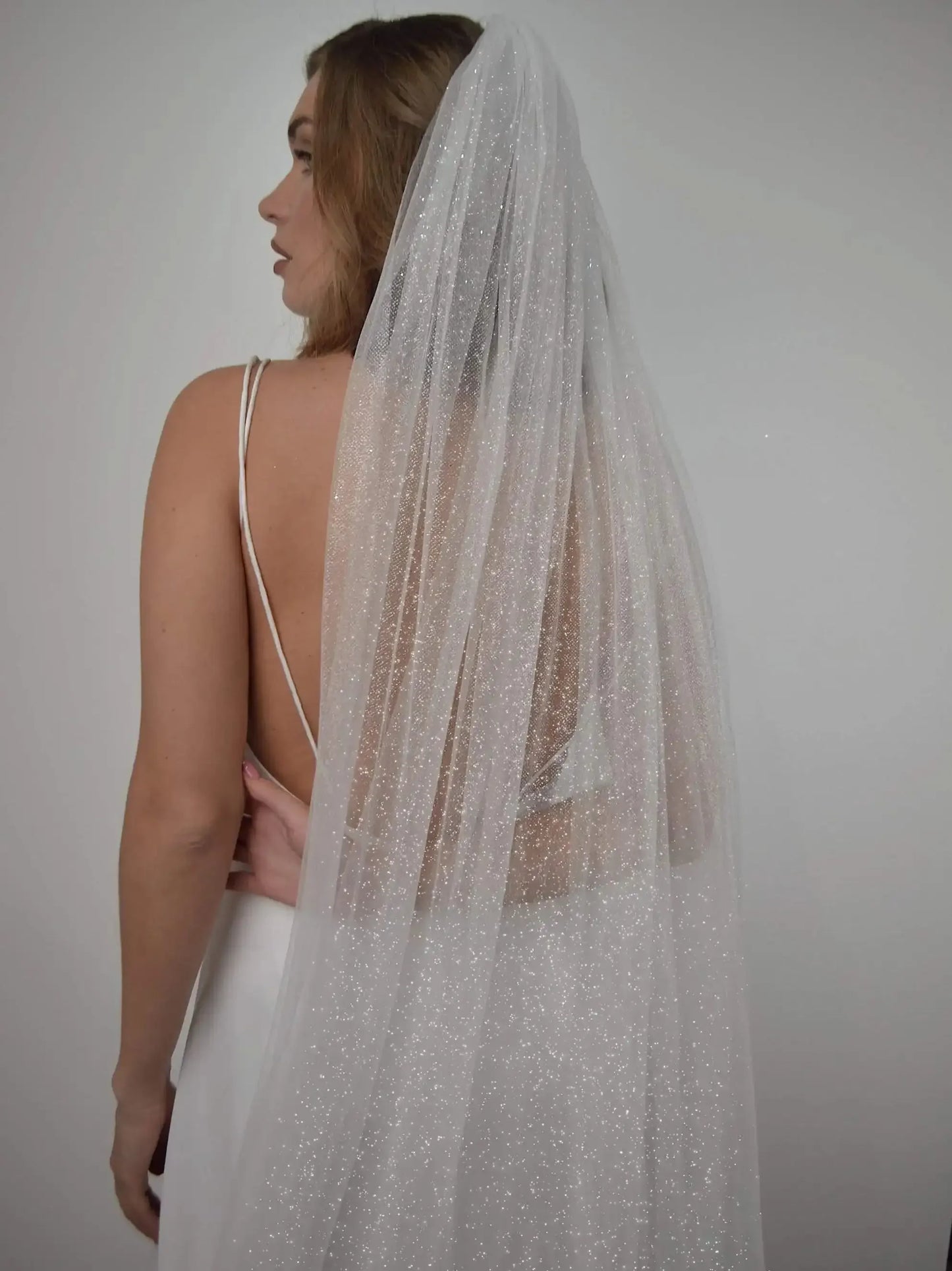 Long Sparkling Bridal Veil Luxury Shine Wedding Veil in Golden Hues with Sequins Cathedral Length Golden Veils with Comb V101
